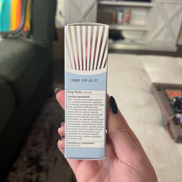 First Aid Beauty - Ultra Repair Moisturizer SPF 30 - Picture 5 of 8